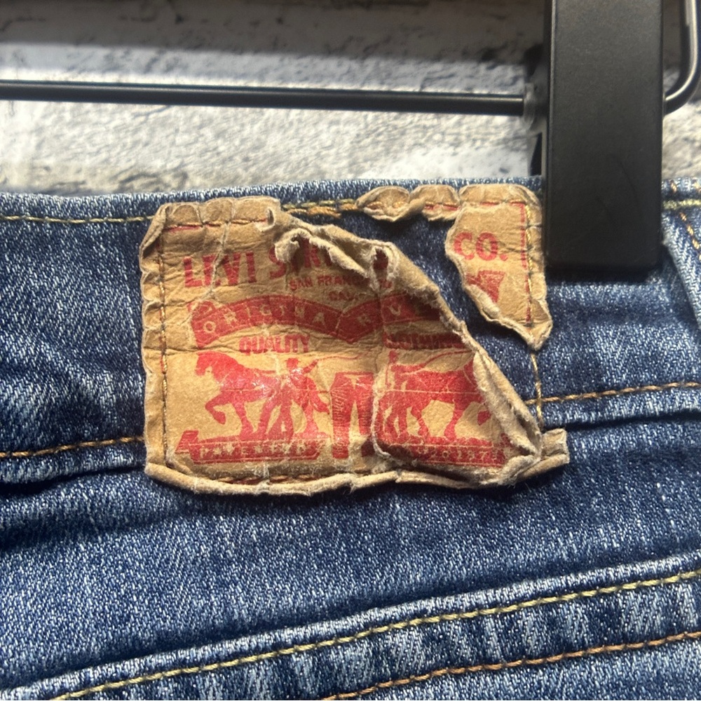 EUC Levi's Women's 505 Straight Leg Blue Jeans size 2 - Picture 10 of 16
